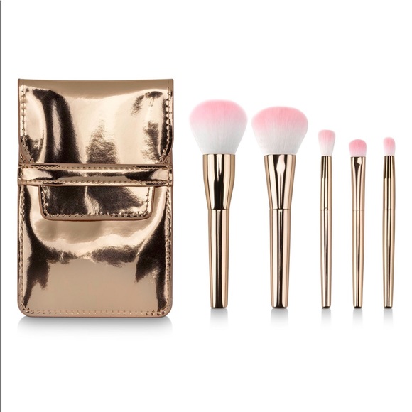 Glitterati Other - NWOT Glitterati Culture 6-Pc Brush Set